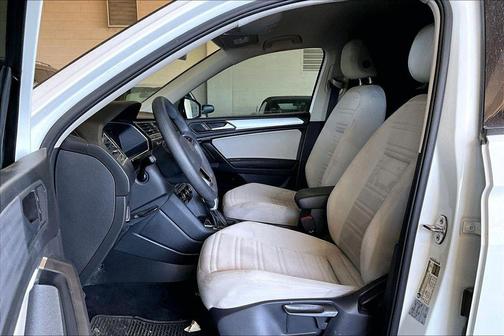 Pure White 2022 Volkswagen Tiguan 2.0T S