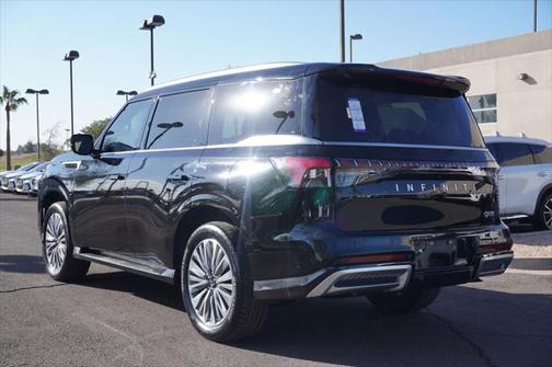 2025 INFINITI QX80 Luxe
