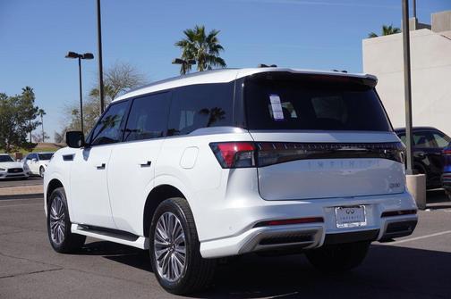 2025 INFINITI QX80 Luxe