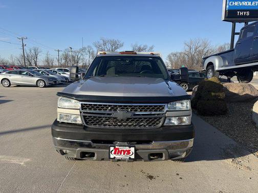 2005 Chevrolet Silverado 3500 LS Crew Cab