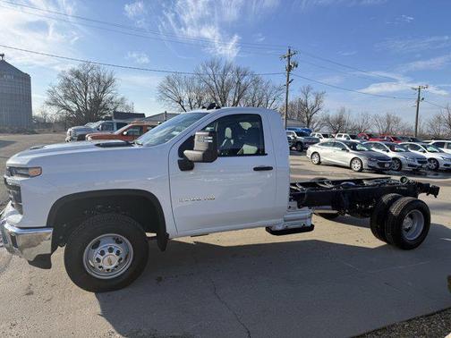 2025 Chevrolet Silverado 3500 WT