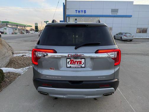 2023 GMC Acadia AWD SLT