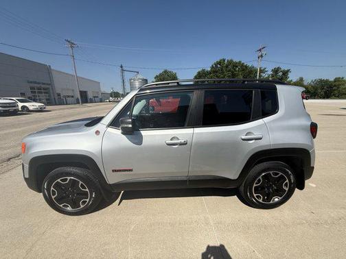 2016 Jeep Renegade Trailhawk