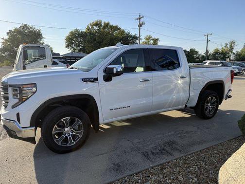 2025 GMC Sierra 1500 SLT