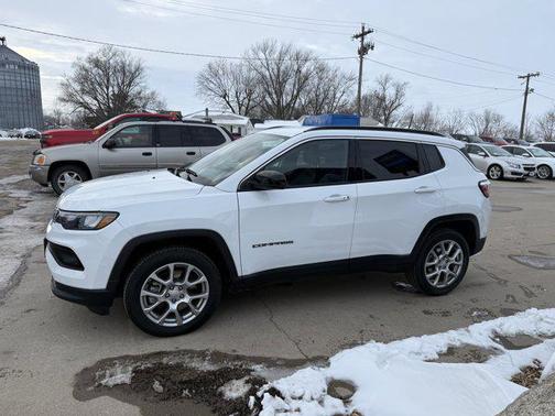 2024 Jeep Compass Latitude Lux