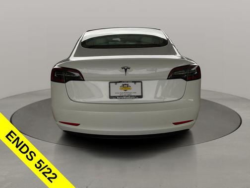 Pearl White Multi-Coat 2023 Tesla Model 3 Standard Range