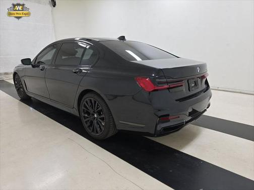 2022 BMW 740 i