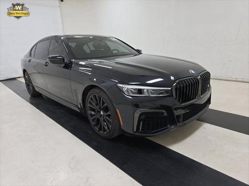 2022 BMW 740 i