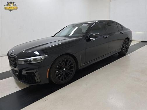 2022 BMW 740 i