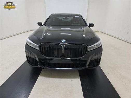 2022 BMW 740 i