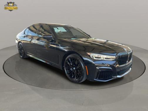 2022 BMW 740 i
