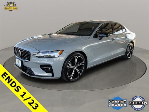 2024 Volvo S60 B5 Core Dark Theme