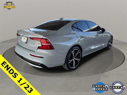 2024 Volvo S60 B5 Core Dark Theme