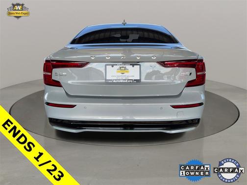 2024 Volvo S60 B5 Core Dark Theme