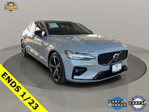 2024 Volvo S60 B5 Core Dark Theme