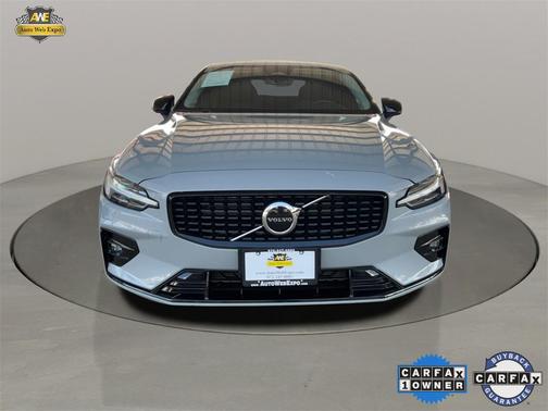 2024 Volvo S60 B5 Core Dark Theme