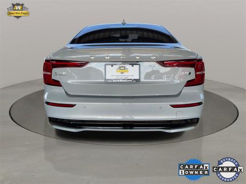 2024 Volvo S60 B5 Core Dark Theme