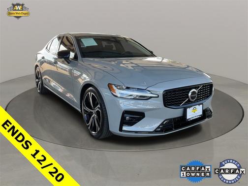 2024 Volvo S60 B5 Core Dark Theme