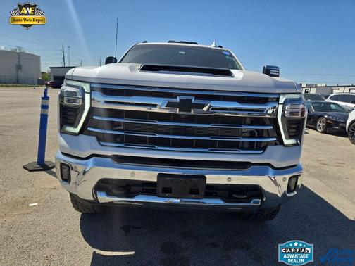 Iridescent Pearl Tricoat 2024 Chevrolet Silverado 3500 LTZ