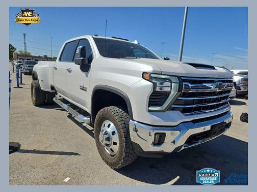 Iridescent Pearl Tricoat 2024 Chevrolet Silverado 3500 LTZ