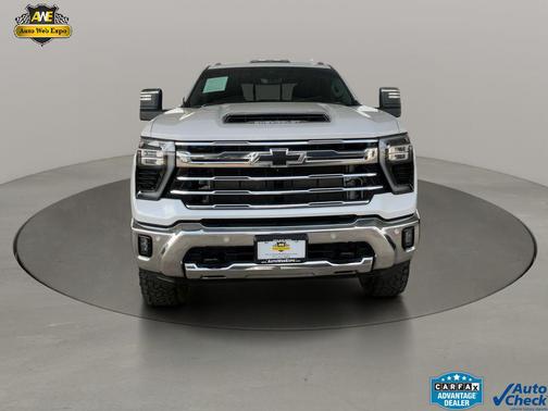 Iridescent Pearl Tricoat 2024 Chevrolet Silverado 3500 LTZ