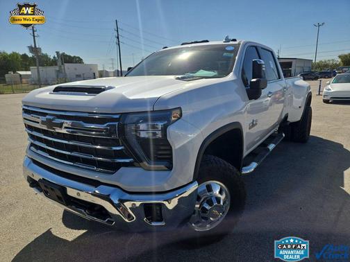 Iridescent Pearl Tricoat 2024 Chevrolet Silverado 3500 LTZ