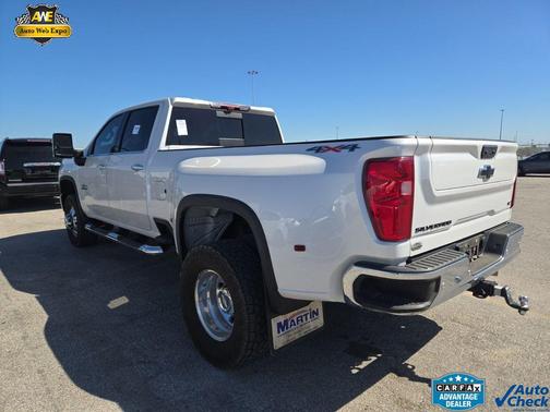 Iridescent Pearl Tricoat 2024 Chevrolet Silverado 3500 LTZ