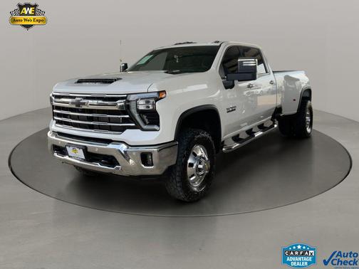 Iridescent Pearl Tricoat 2024 Chevrolet Silverado 3500 LTZ