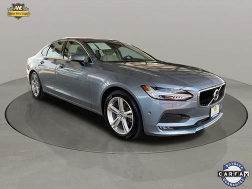 2017 Volvo S90 T5 Momentum