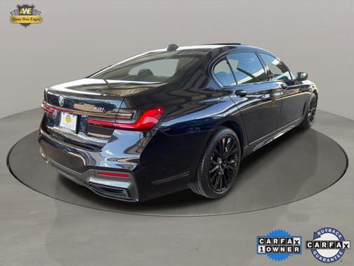 2022 BMW 740 i