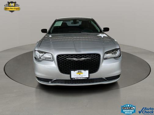 Silver Mist Clearcoat 2019 Chrysler 300 Touring