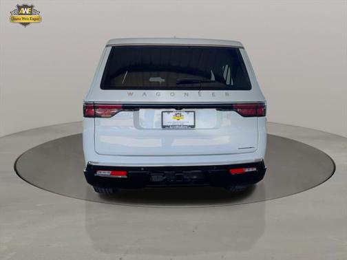 2023 Jeep Wagoneer L Series II 4x2