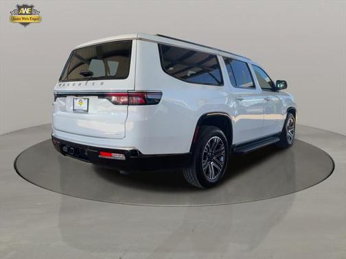 2023 Jeep Wagoneer L Series II 4x2