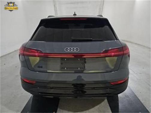 2024 Audi Q8 e-tron Premium Plus