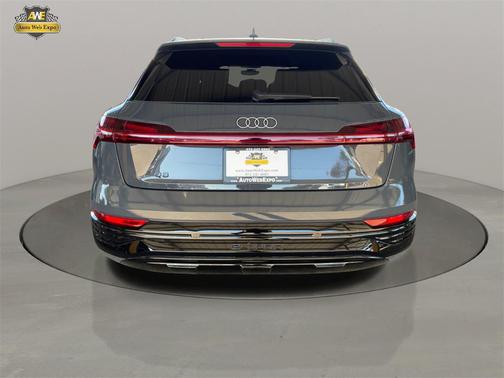 2024 Audi Q8 e-tron Premium Plus