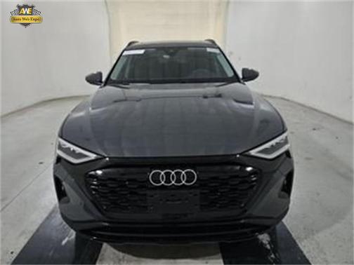 2024 Audi Q8 e-tron Premium Plus