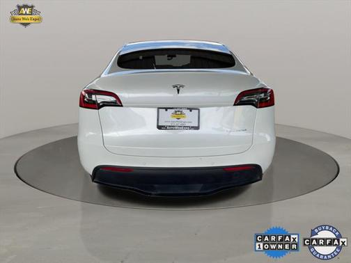 2021 Tesla Model Y Standard Range Rear-Wheel Drive