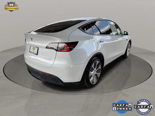 2021 Tesla Model Y Standard Range Rear-Wheel Drive