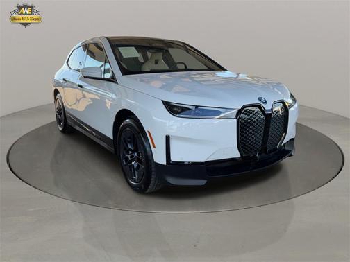 2025 BMW iX xDrive50