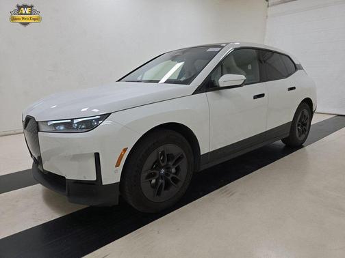 2025 BMW iX xDrive50