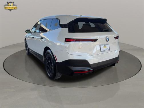 2025 BMW iX xDrive50