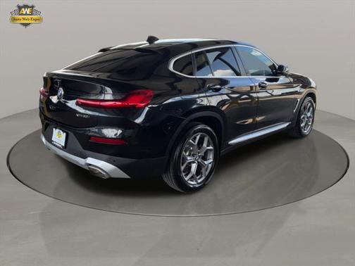 2024 BMW X4 xDrive30i
