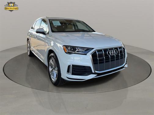 2023 Audi Q7 45 Premium