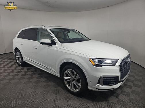 2023 Audi Q7 45 Premium