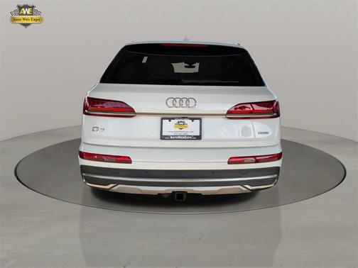 2023 Audi Q7 45 Premium