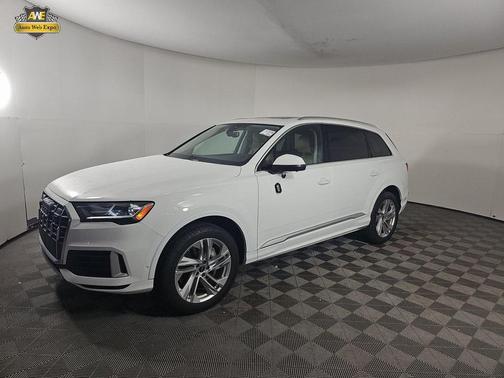 2023 Audi Q7 45 Premium