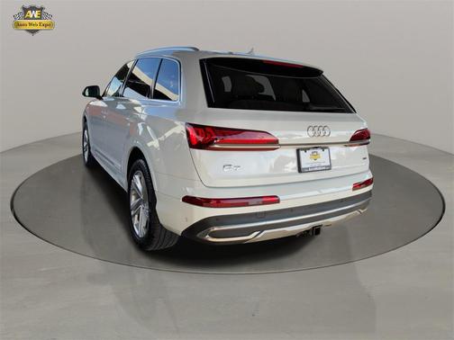 2023 Audi Q7 45 Premium