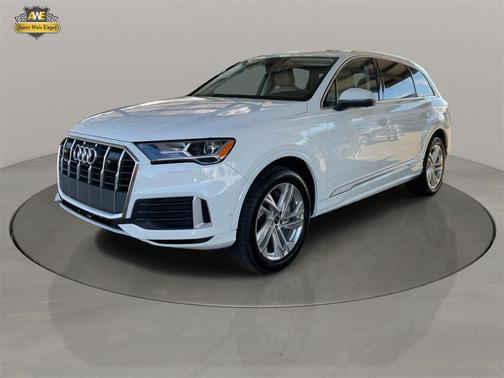 2023 Audi Q7 45 Premium