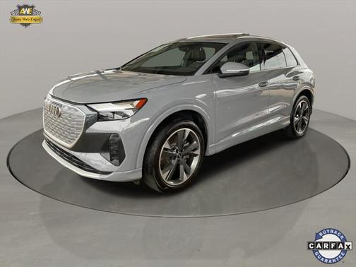 2022 Audi e-tron Premium Plus