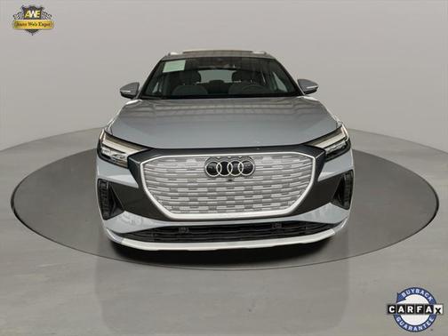 2022 Audi e-tron Premium Plus